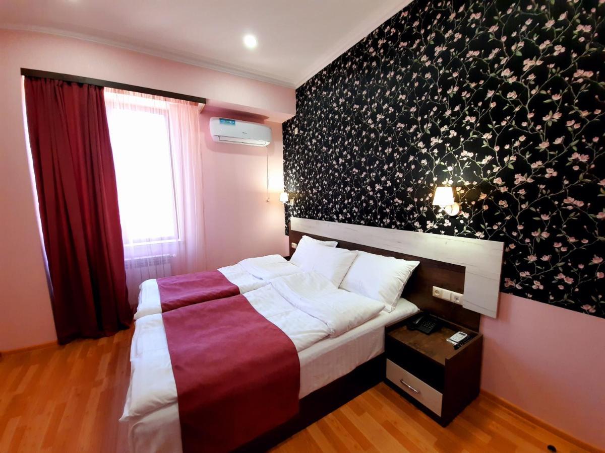 Cherry Garden Boutique Hotel Yeghegnadzor Εξωτερικό φωτογραφία